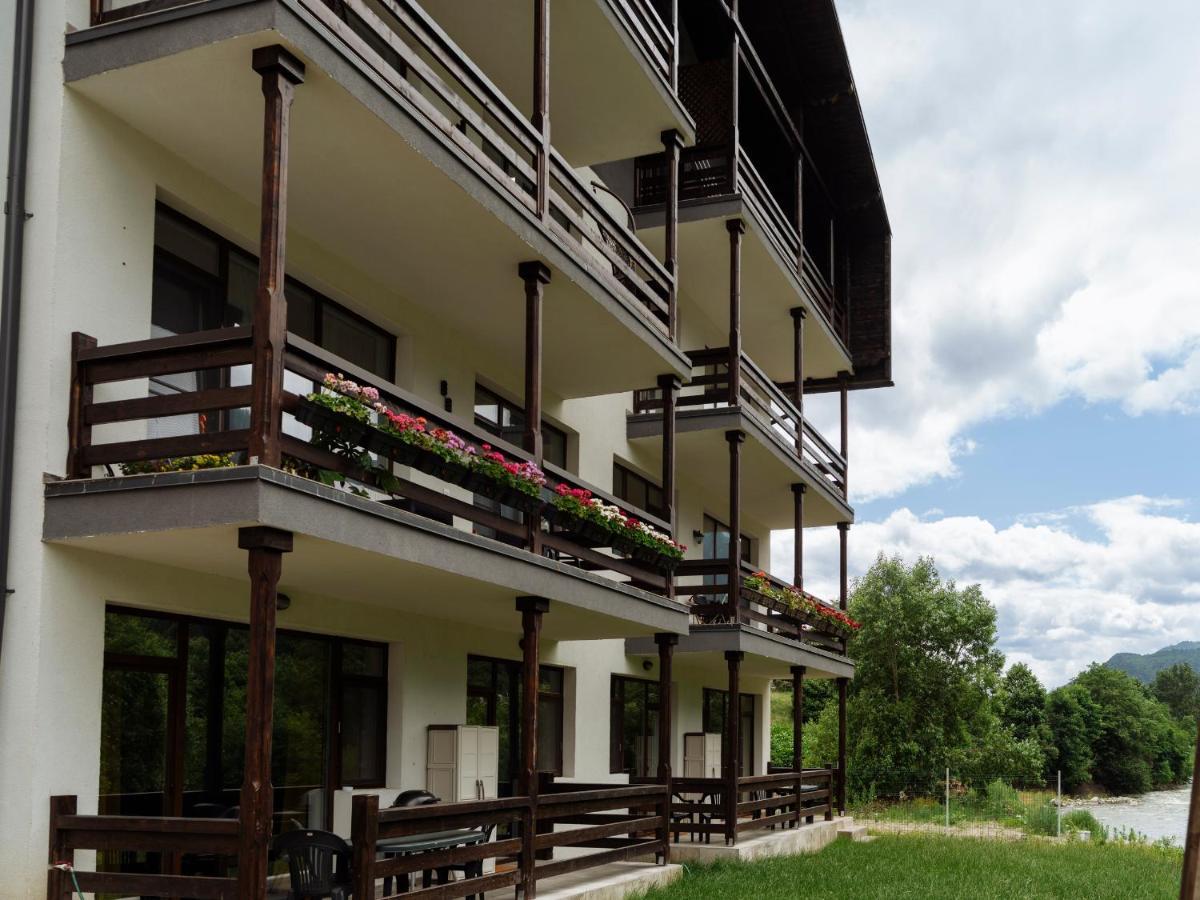 Nature Loft By The River Busteni Ngoại thất bức ảnh